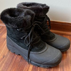 Sorel EUC black size 9 snow angel lace boot